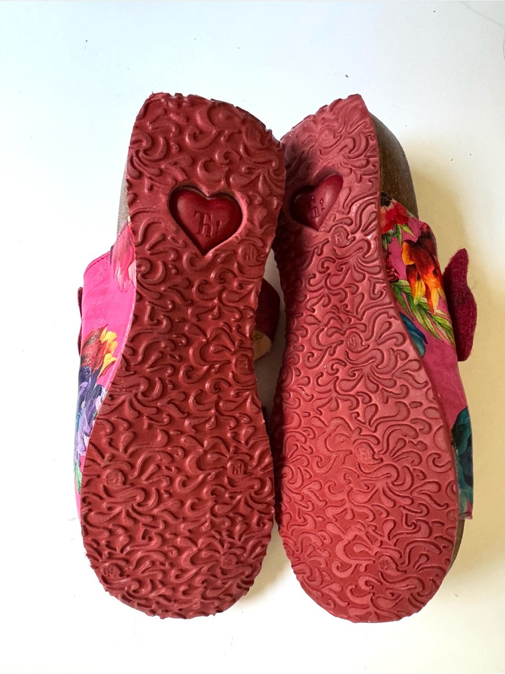 Think! Women's Floral Fushia Mizzi Sandals with Decorative Accent Sz-8.5 - Picture 7 of 10